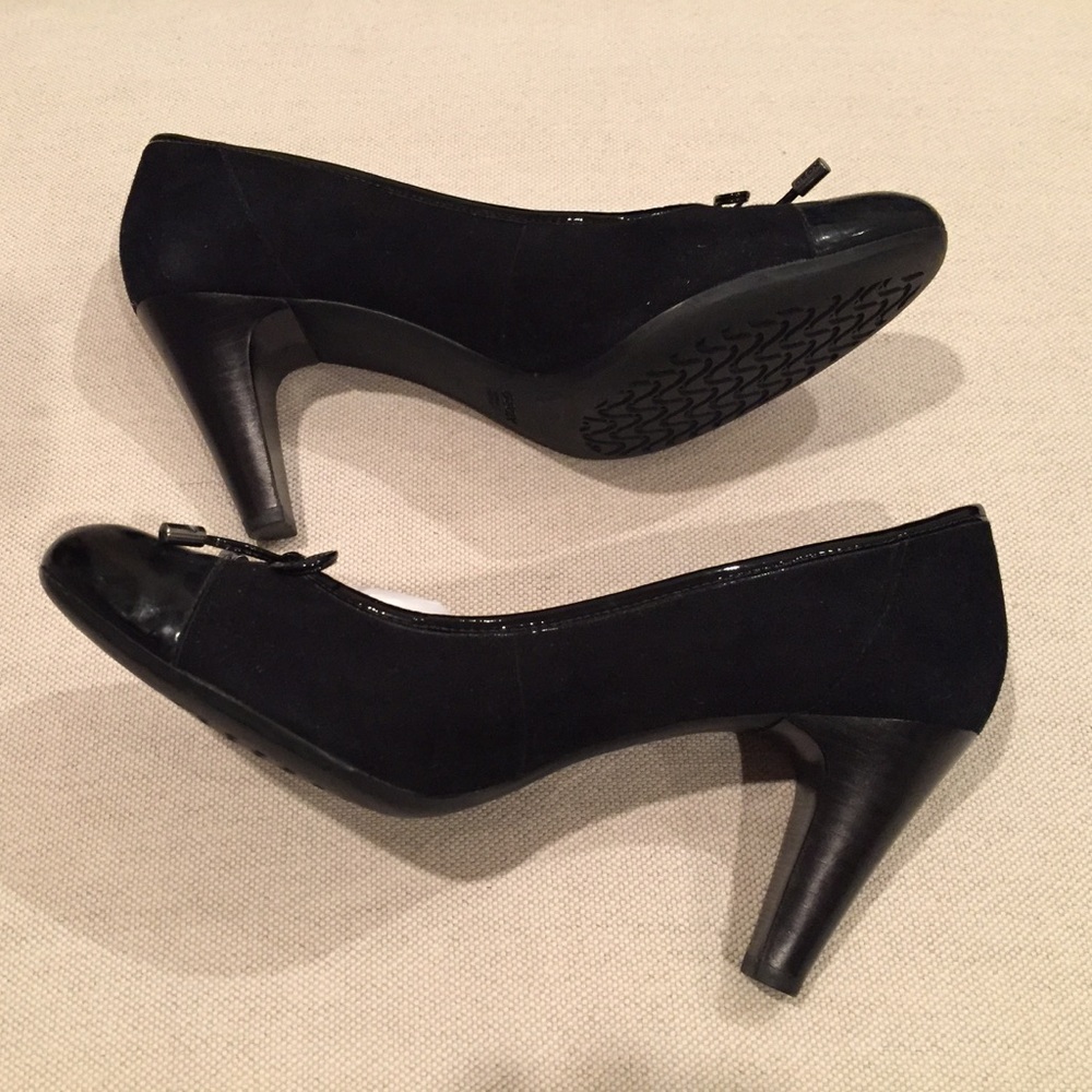 Geox Suede and Leather pump